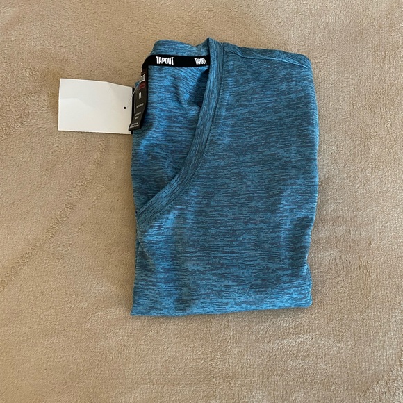 Tapout V-Neck Active Performance Top - Size M - Picture 9 of 10